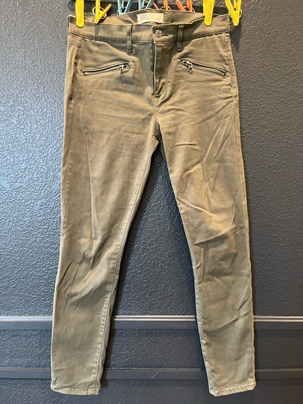 GAP Women’s Skinny Zip-Pocket Jeans in Olive